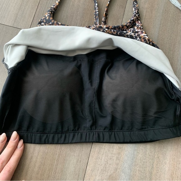 Old Navy powersoft longline Racerback padded sportsbra abstract animal print - Picture 5 of 8